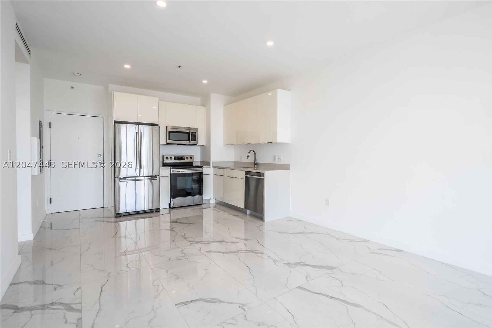 BISCAYNE BEACH SUB - Residential Lease