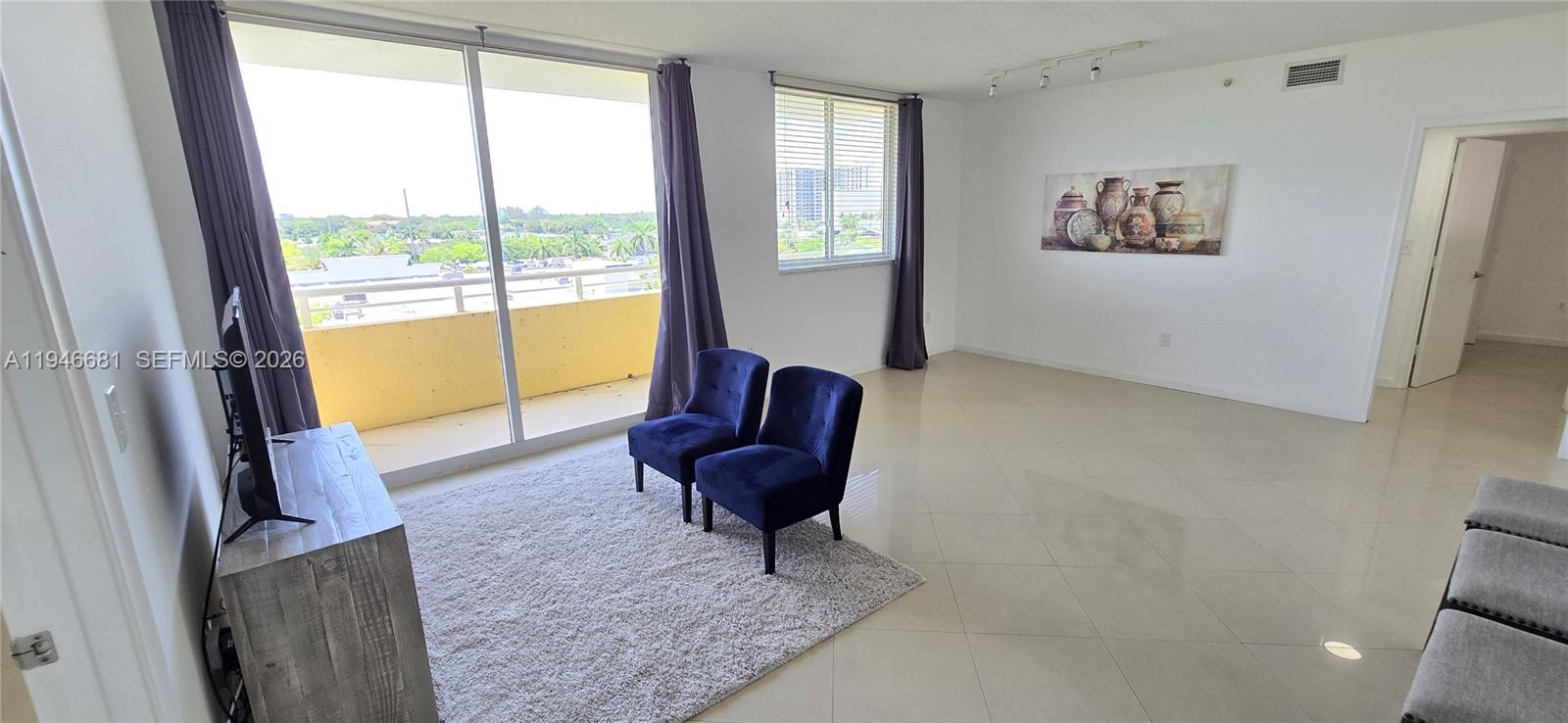 VENTURE AT AVENTURA WEST - Residential