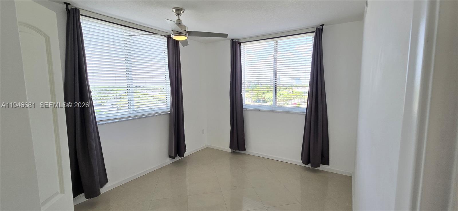 VENTURE AT AVENTURA WEST - Residential
