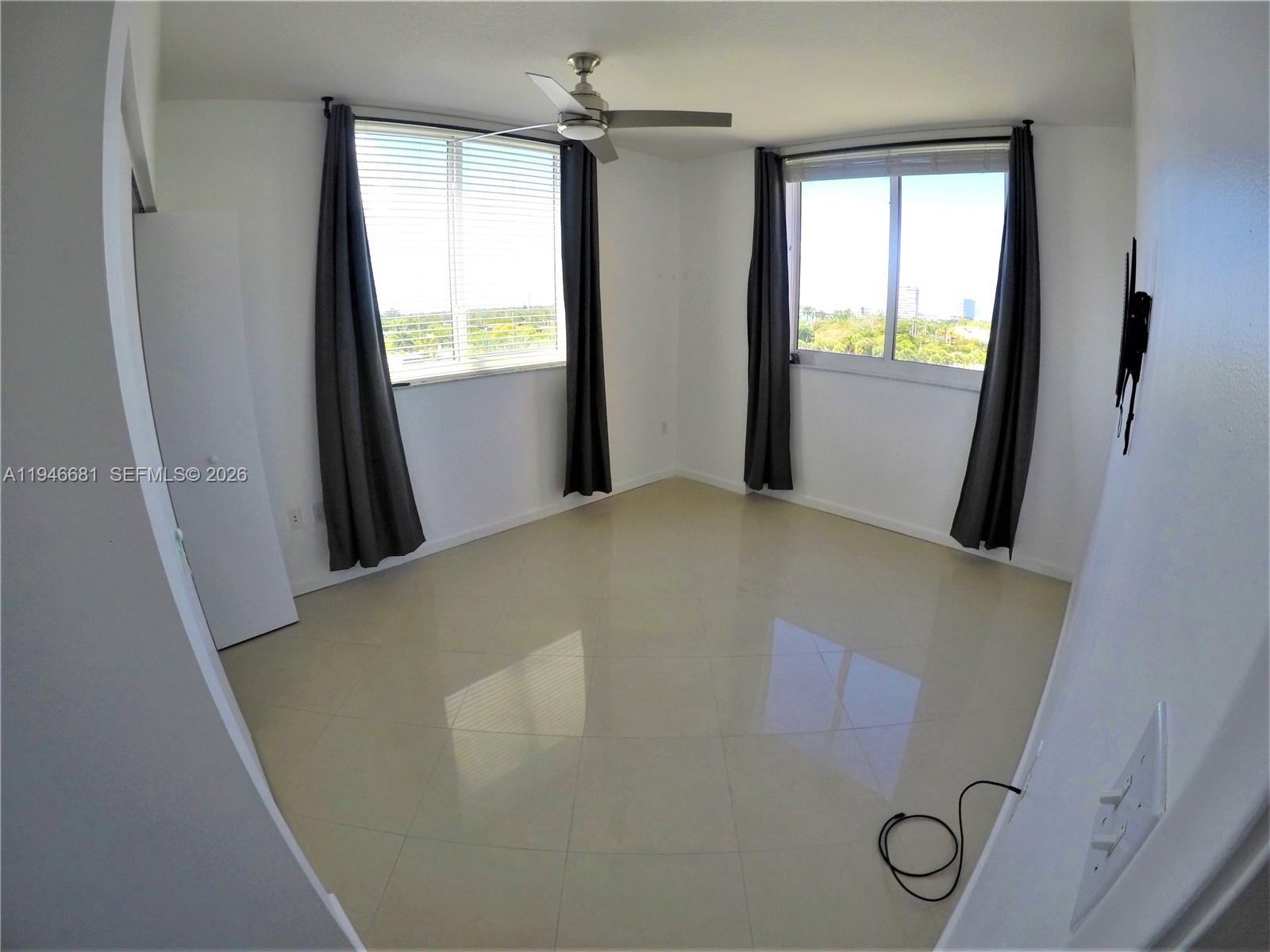 VENTURE AT AVENTURA WEST - Residential