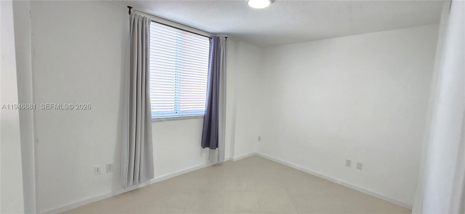 VENTURE AT AVENTURA WEST - Residential