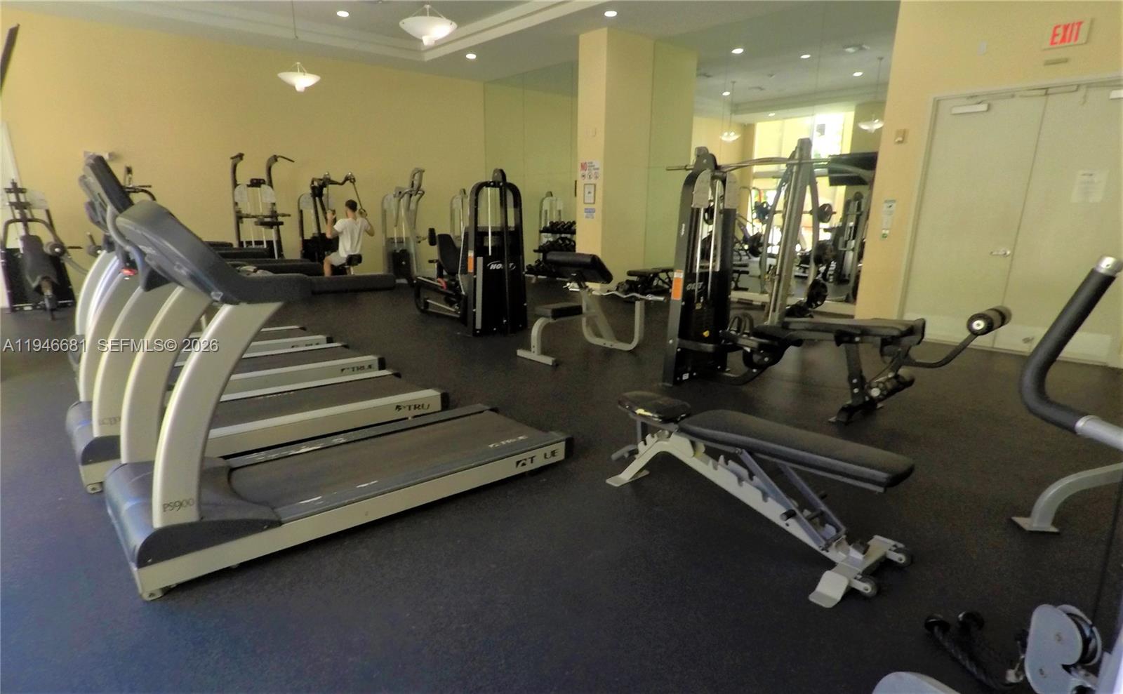 VENTURE AT AVENTURA WEST - Residential