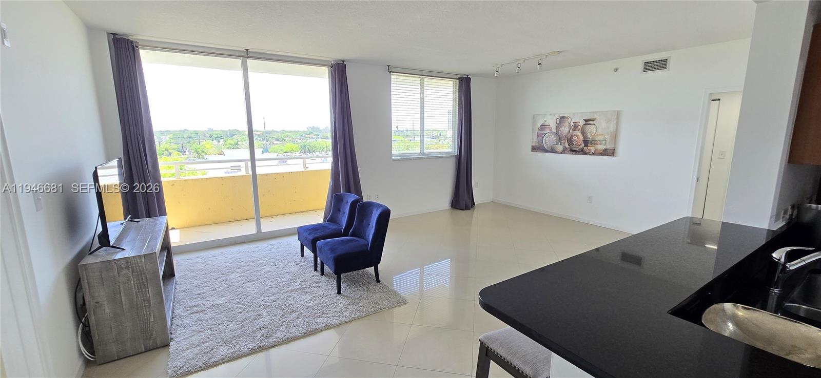 VENTURE AT AVENTURA WEST - Residential