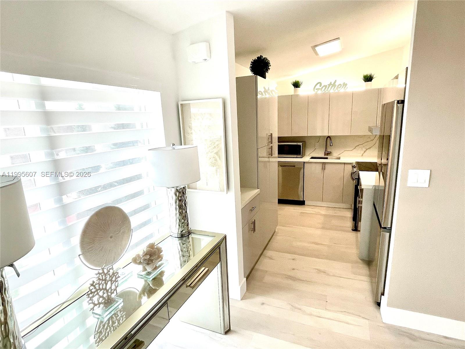 LAUDERDALE ISLES NO 2-BLK - Residential