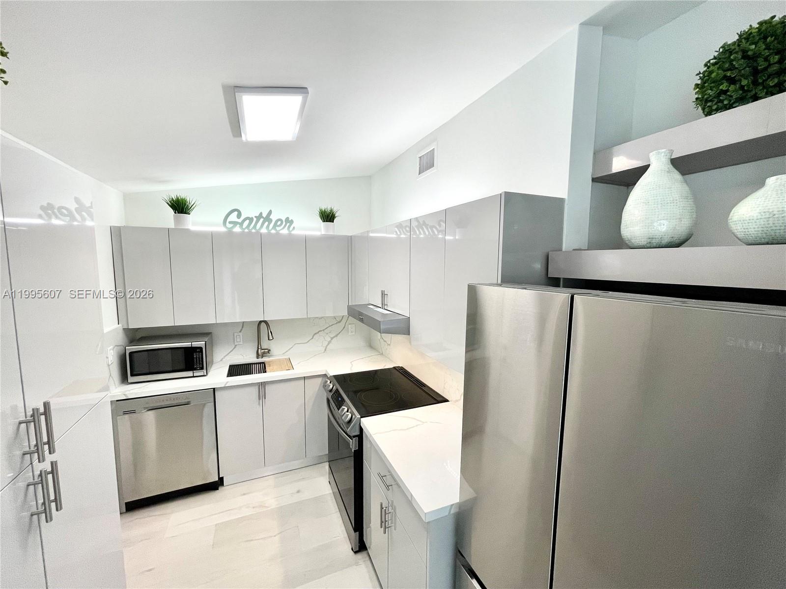 LAUDERDALE ISLES NO 2-BLK - Residential