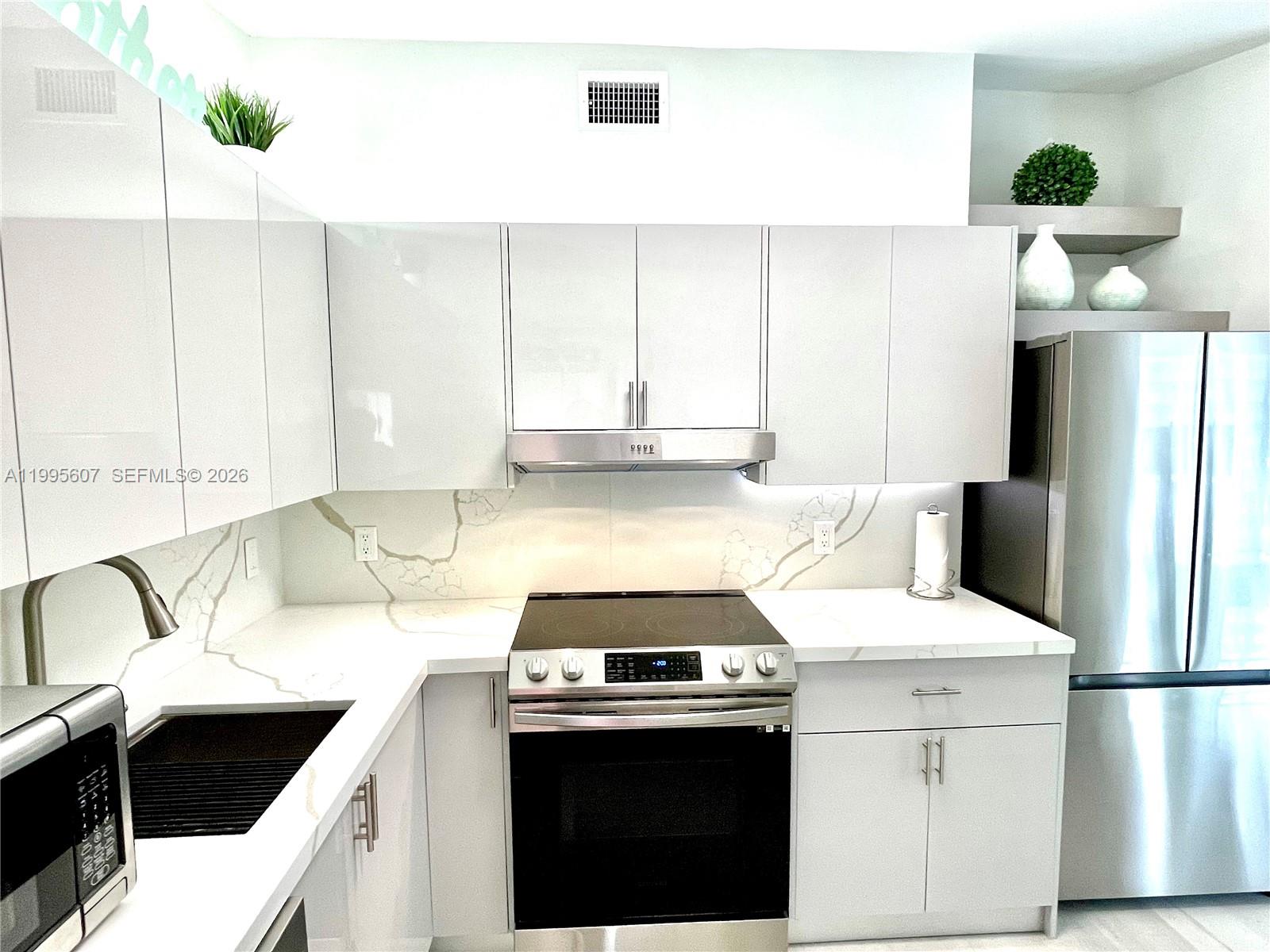 LAUDERDALE ISLES NO 2-BLK - Residential