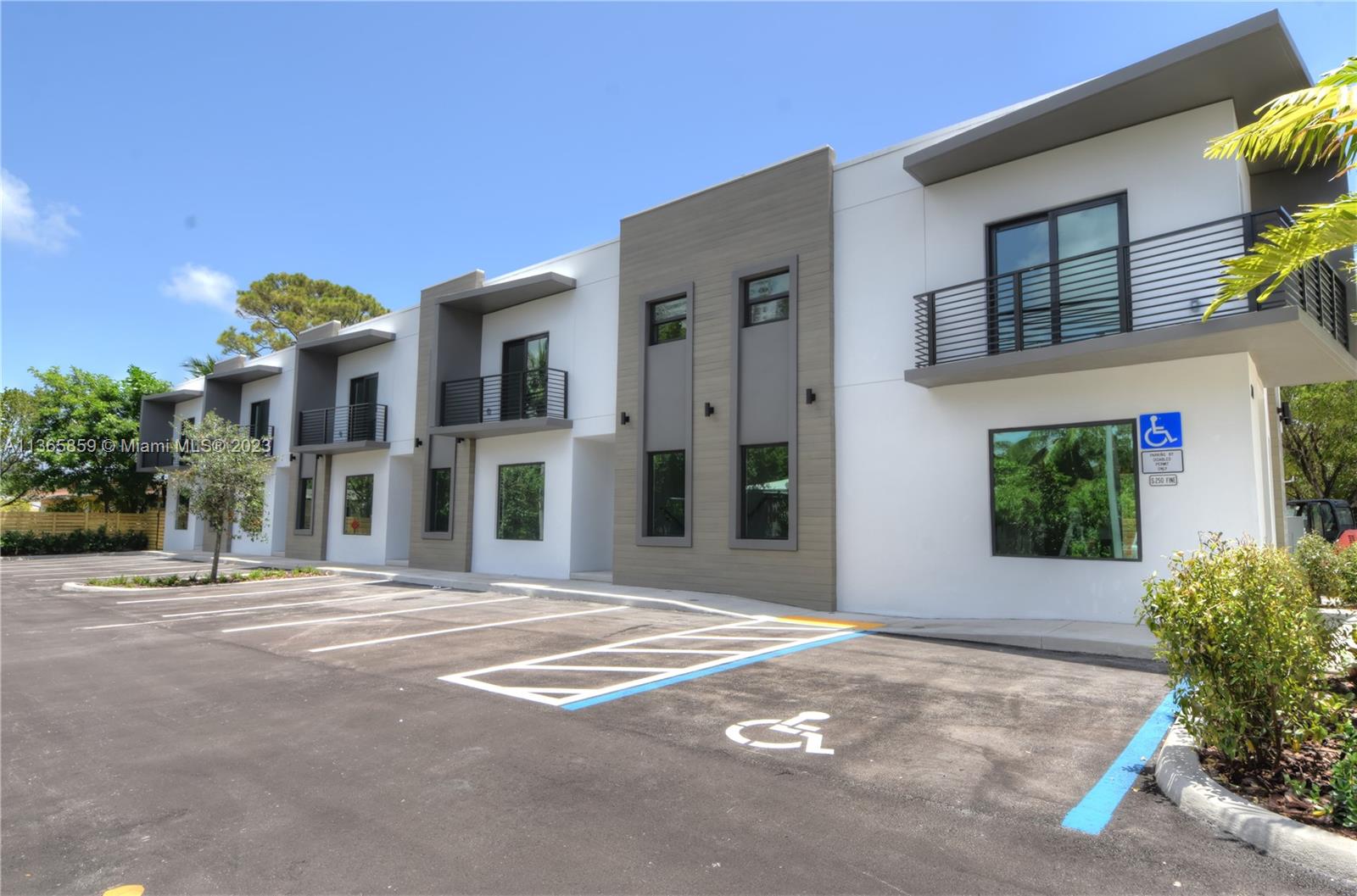 Exceptional Townhouse in Fast-Growing Area – Developer's Final Unit for Sale! 

Discover this outstanding 2 + Den/2.5 townhouse nestled in a rapidly evolving neighborhood. Currently rented at $3,700 / m until Feb 2024. Flexible floor plan, den can easily be converted into a room or office, catering to your specific needs. All-concrete construction and luxury vinyl floors blend. Gas appliances,  Ideally suited for AirBnB sleeps up to 8 guests.

Conveniently located just 2 minutes from Gulfstream Park, 7 minutes from Aventura Mall, and 8 minutes from picturesque beaches, this townhouse offers unmatched access to the finest attractions in South Florida.

Invest in a remarkable property situated in a neighborhood poised for significant growth.