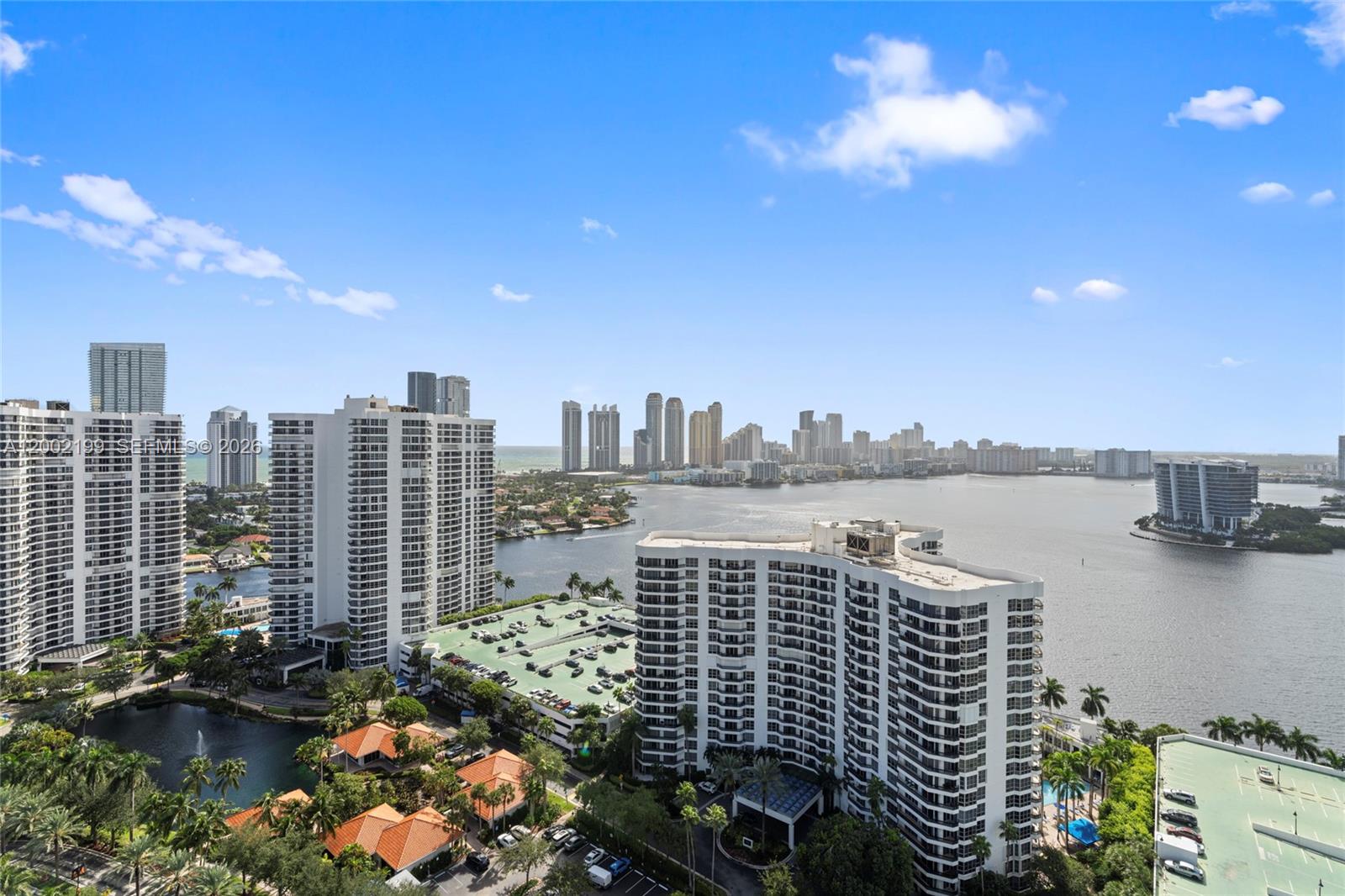 MYSTIC POINTE TOWER 400 C - Residential
