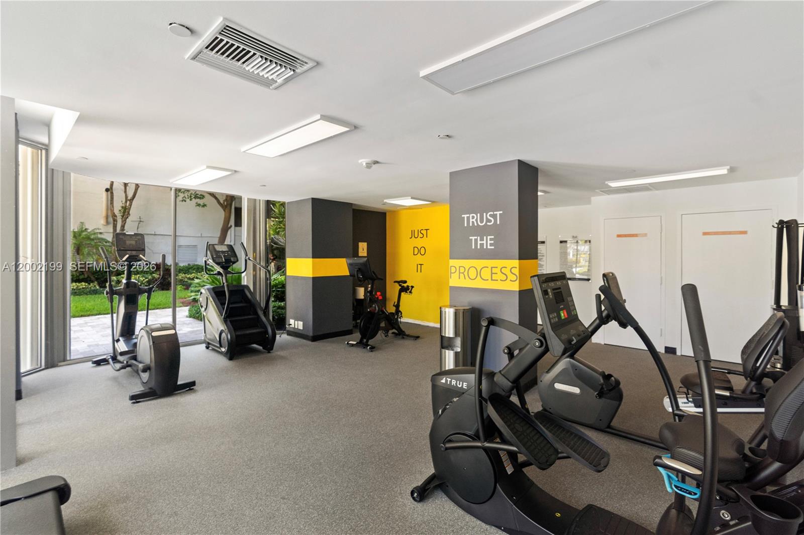 MYSTIC POINTE TOWER 400 C - Residential