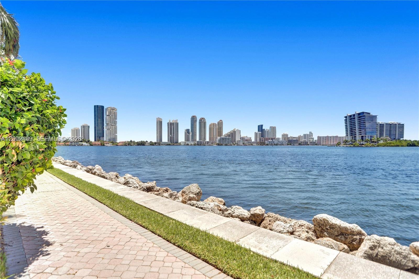 MYSTIC POINTE TOWER 400 C - Residential