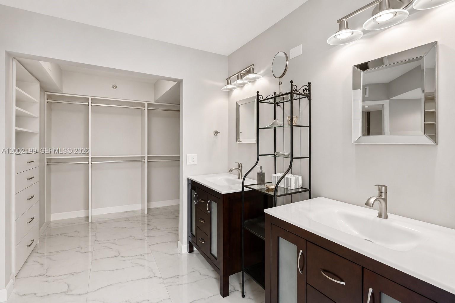 MYSTIC POINTE TOWER 400 C - Residential