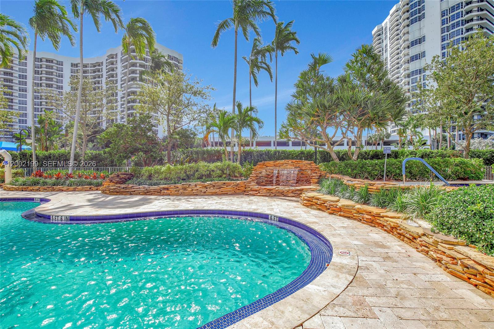 MYSTIC POINTE TOWER 400 C - Residential