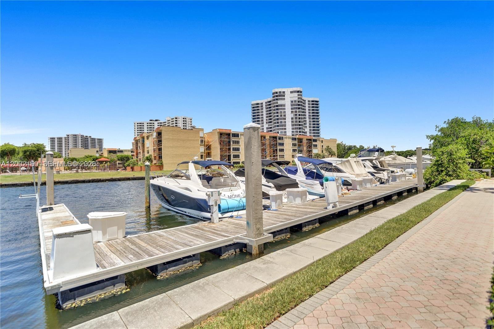 MYSTIC POINTE TOWER 400 C - Residential