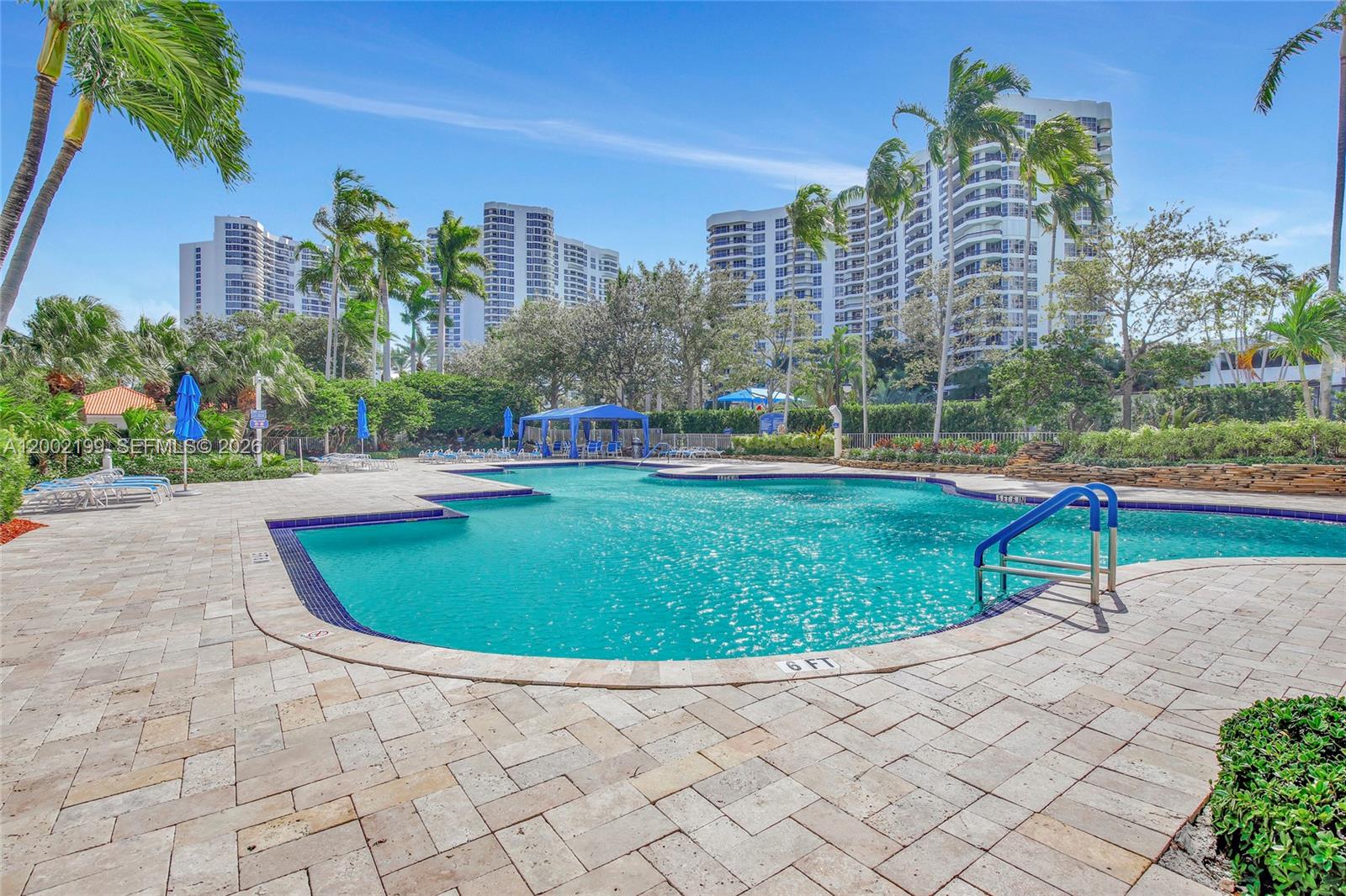 MYSTIC POINTE TOWER 400 C - Residential