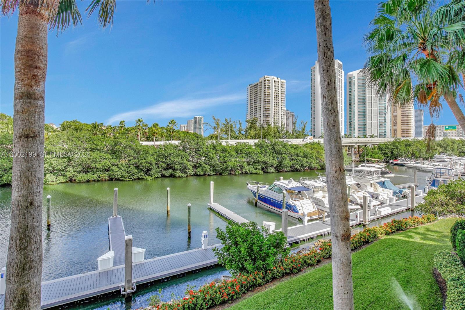 MYSTIC POINTE TOWER 400 C - Residential