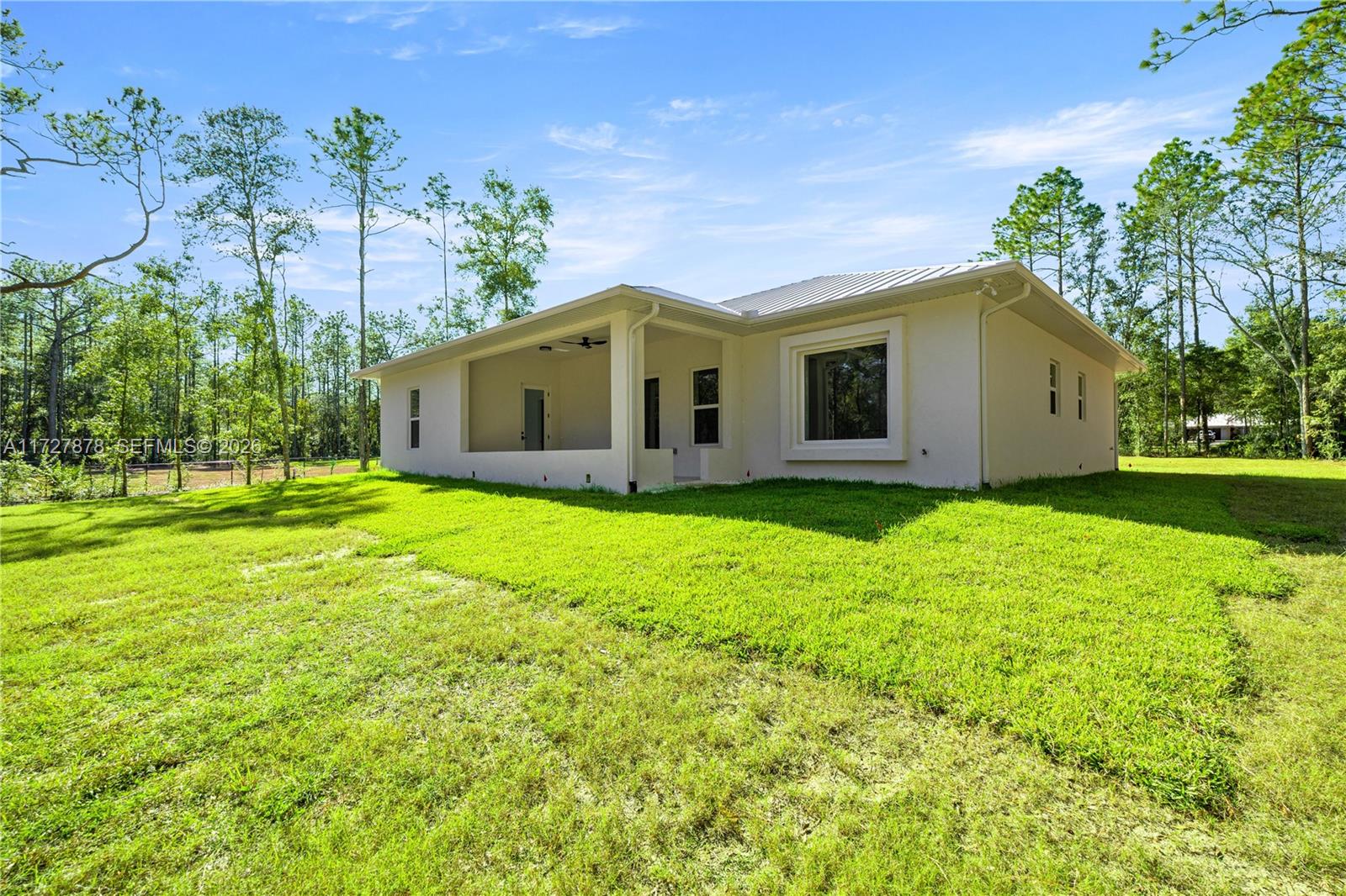 ROLLING HILLS - Residential
