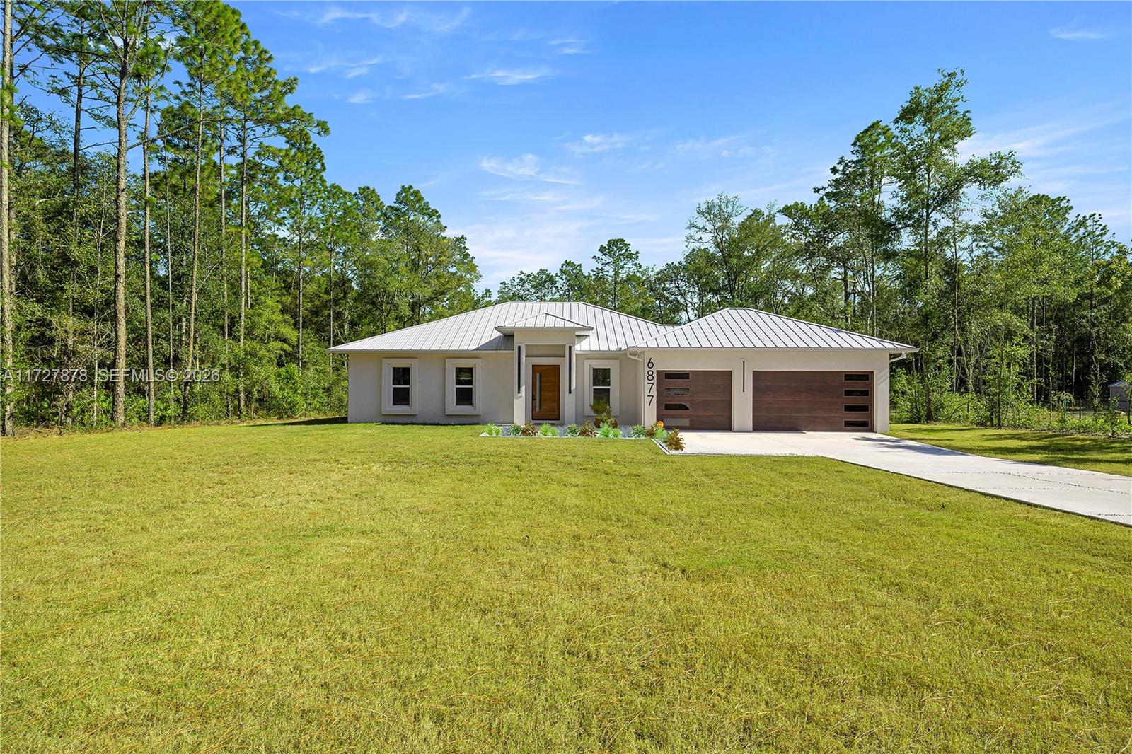 ROLLING HILLS - Residential