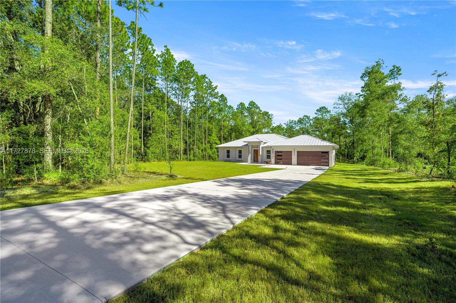 ROLLING HILLS - Residential