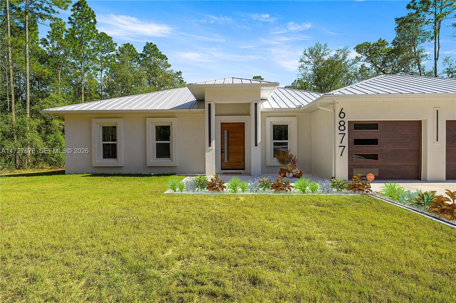 ROLLING HILLS - Residential