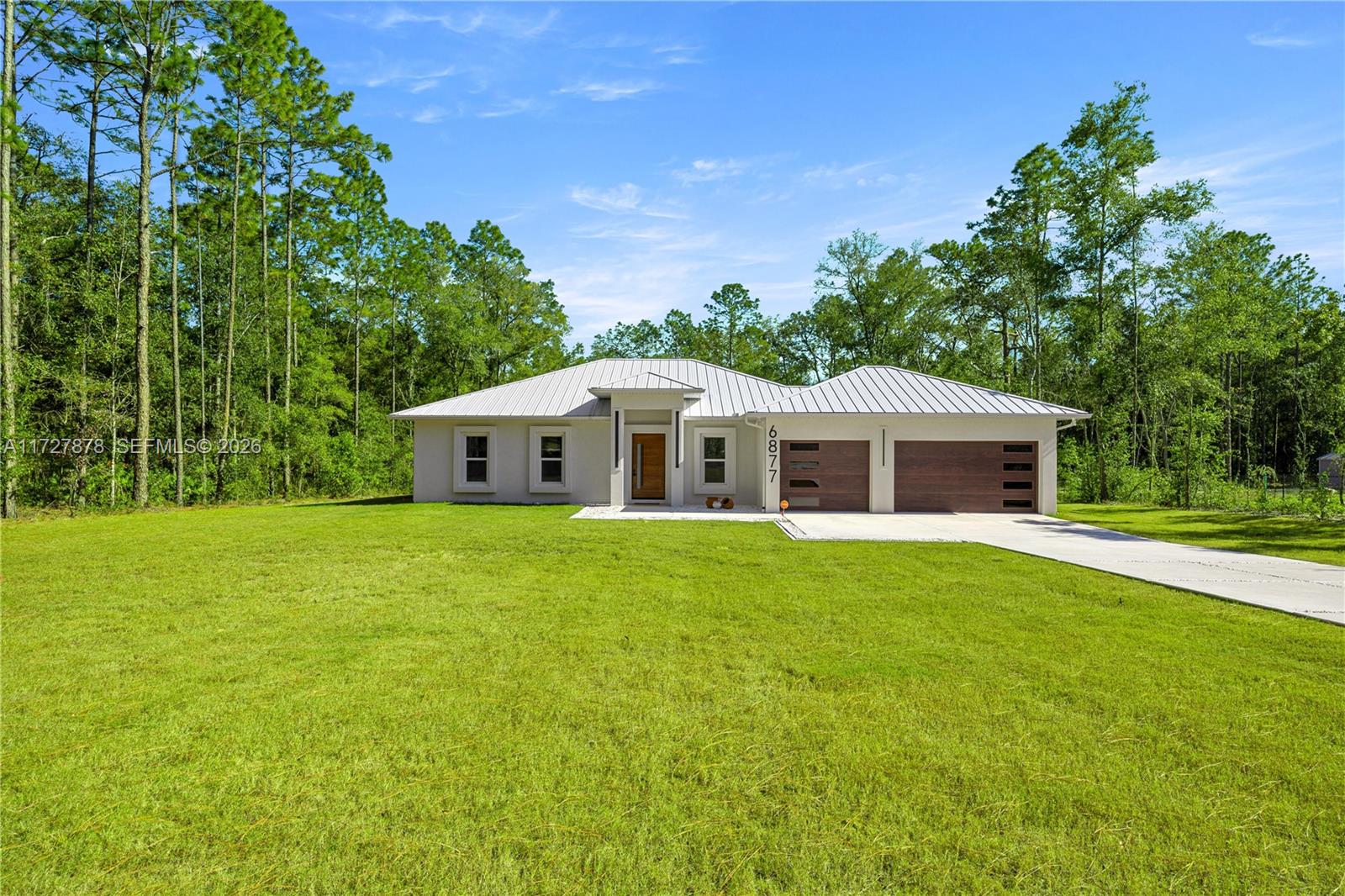 ROLLING HILLS - Residential