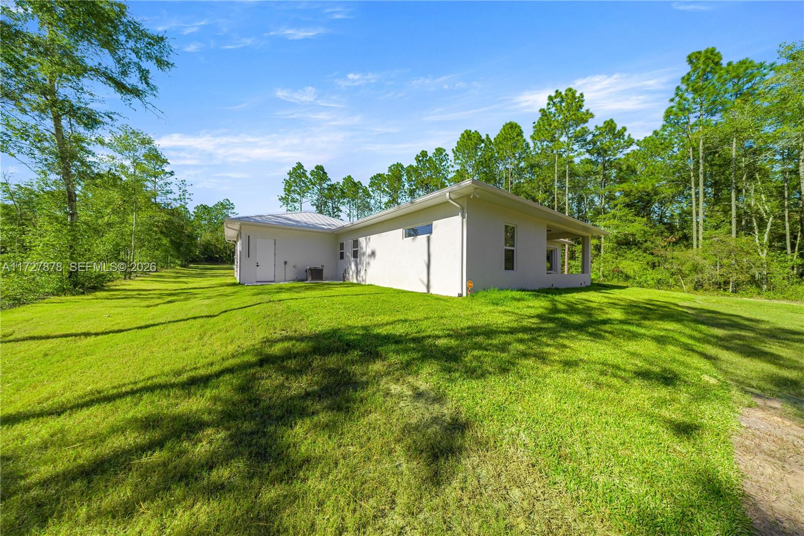 ROLLING HILLS - Residential
