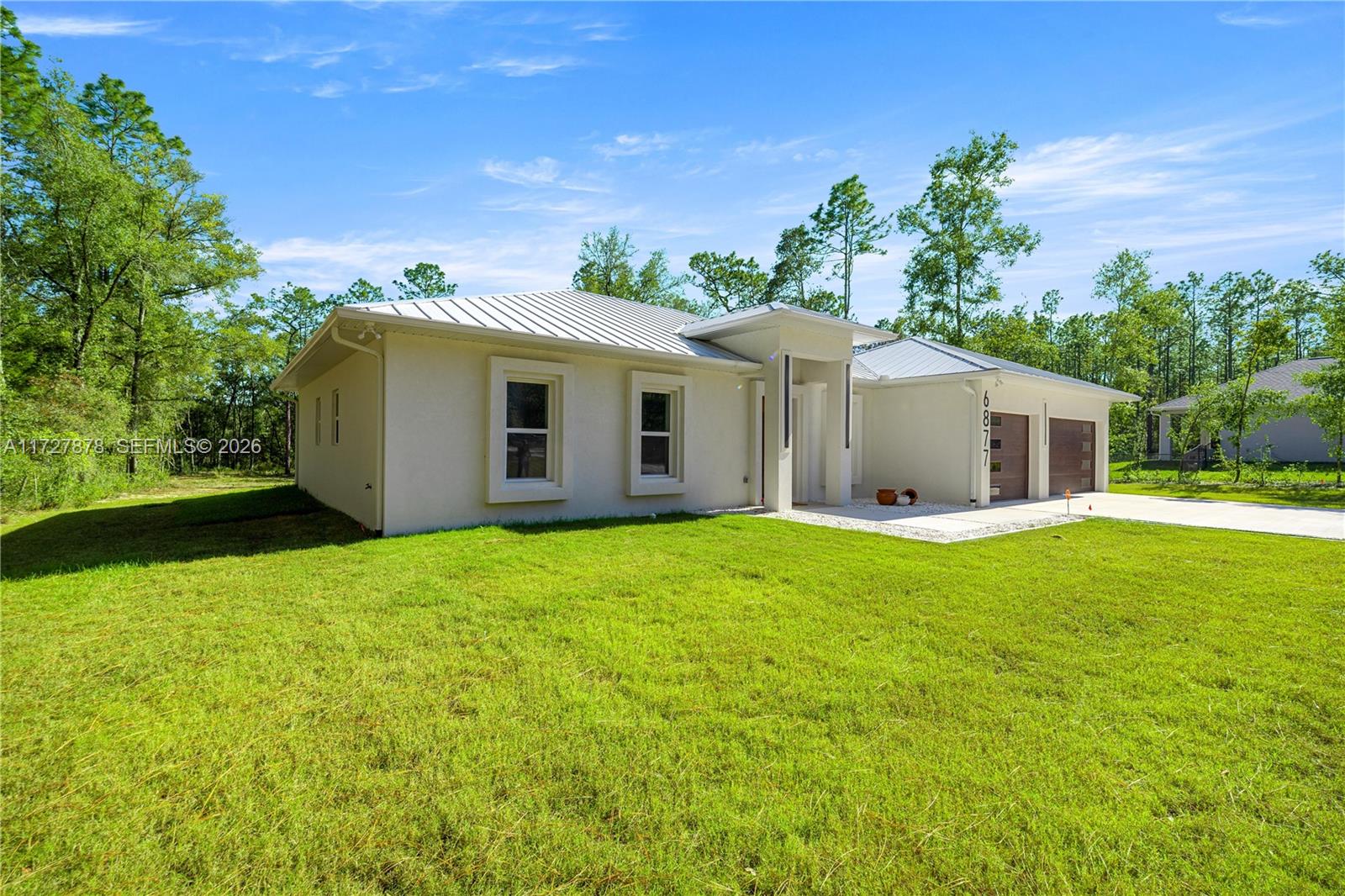ROLLING HILLS - Residential