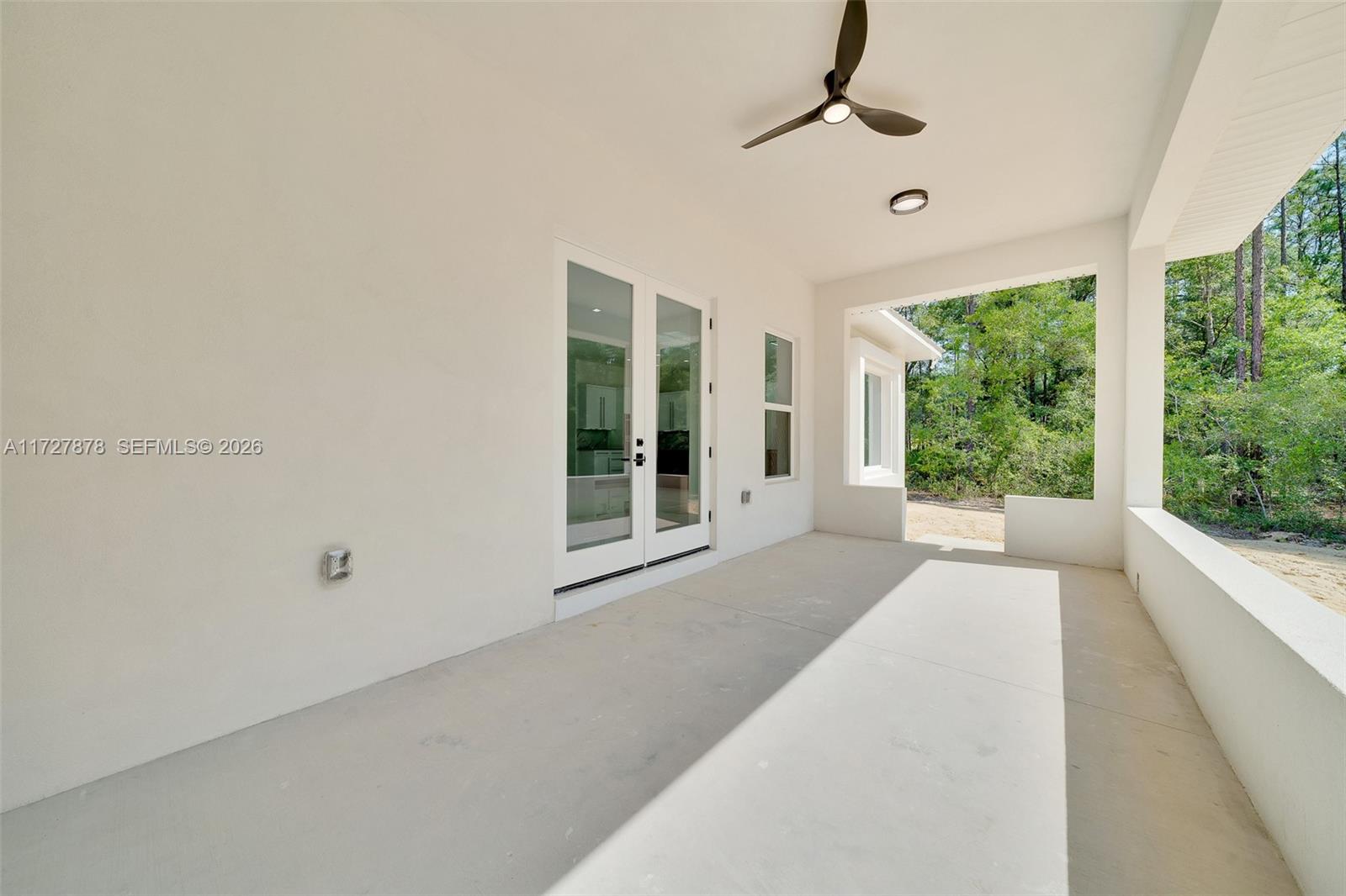 ROLLING HILLS - Residential