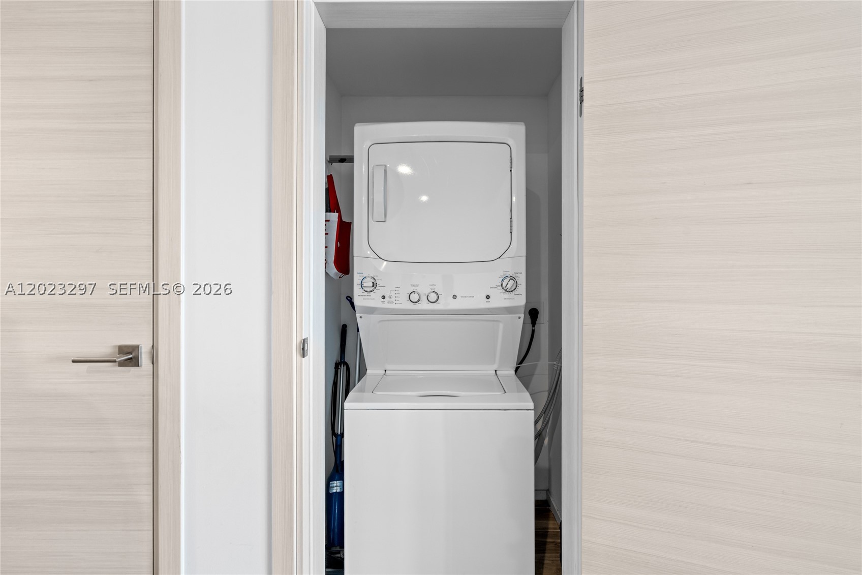 801 SMA RESIDENCES CONDO - Residential Lease