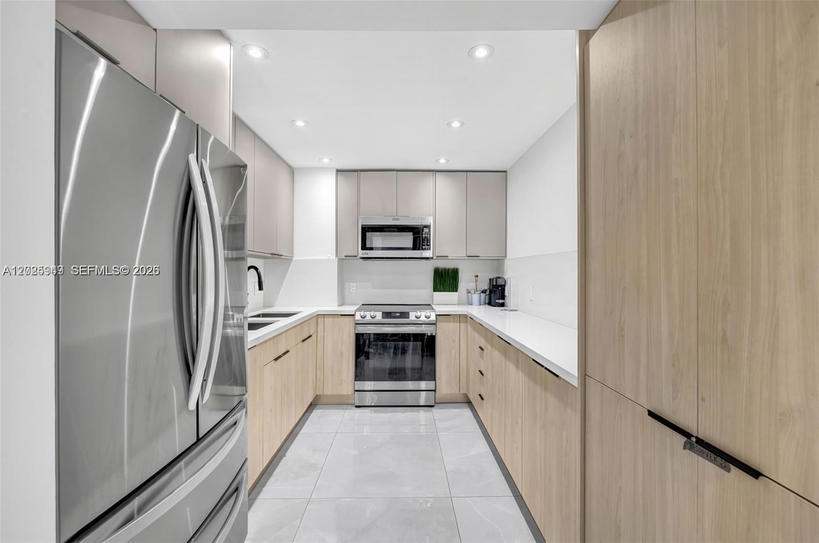 ARLEN HOUSE EAST CONDO - Residential