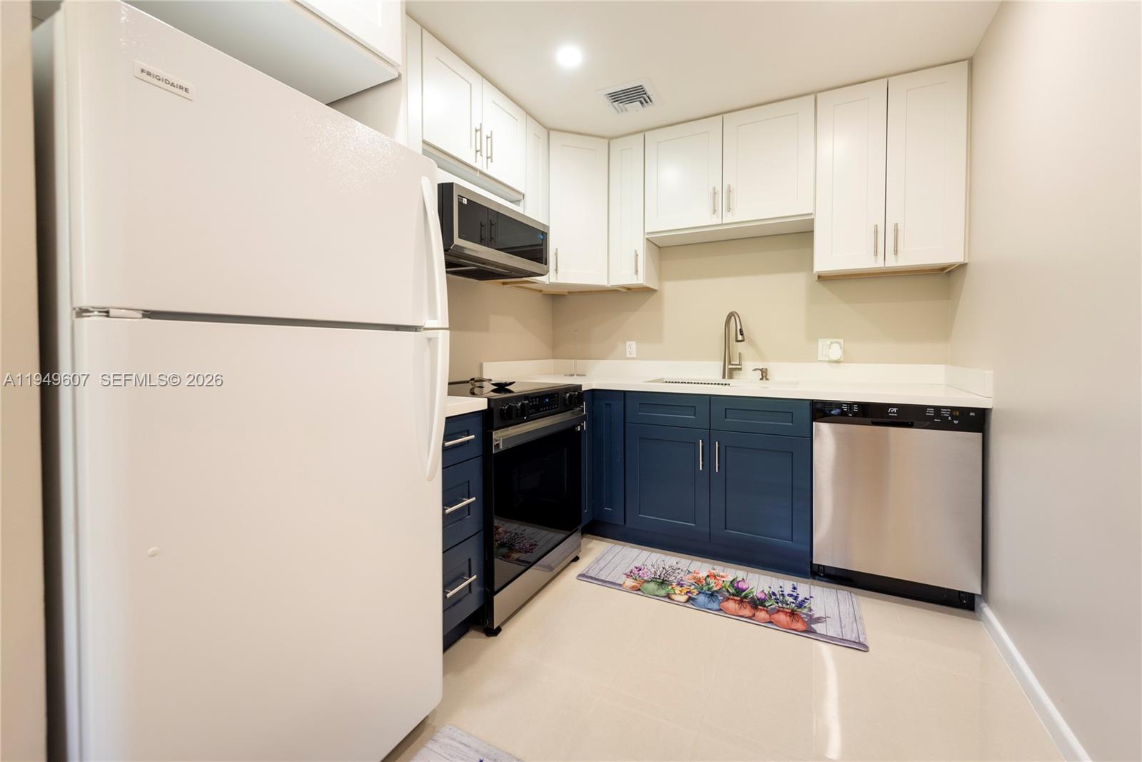 KINGSLEY AT CENTURY VILLA - Residential
