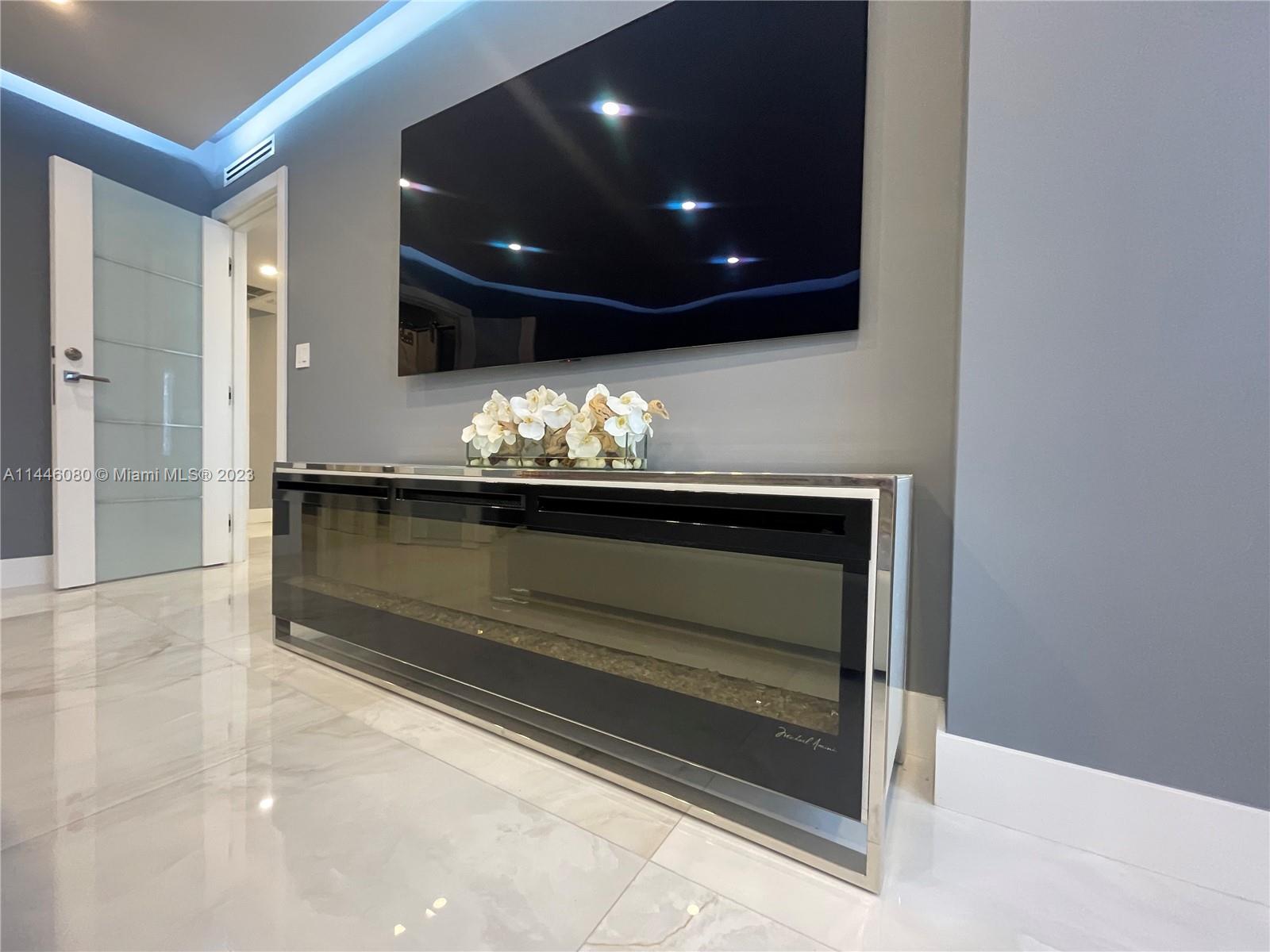 HEMISPHERES CONDO - Residential