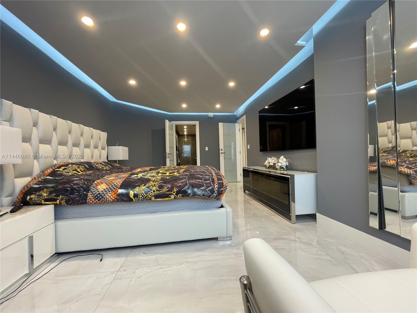 HEMISPHERES CONDO - Residential