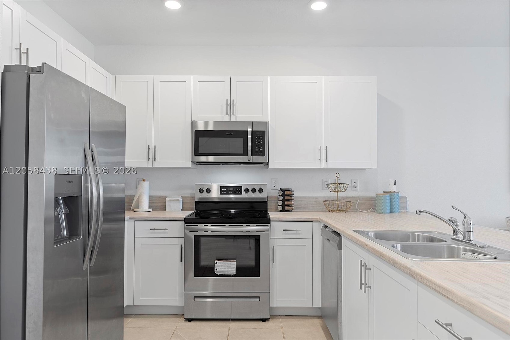 ENCLAVE SOUTH PHASE 2 - Residential