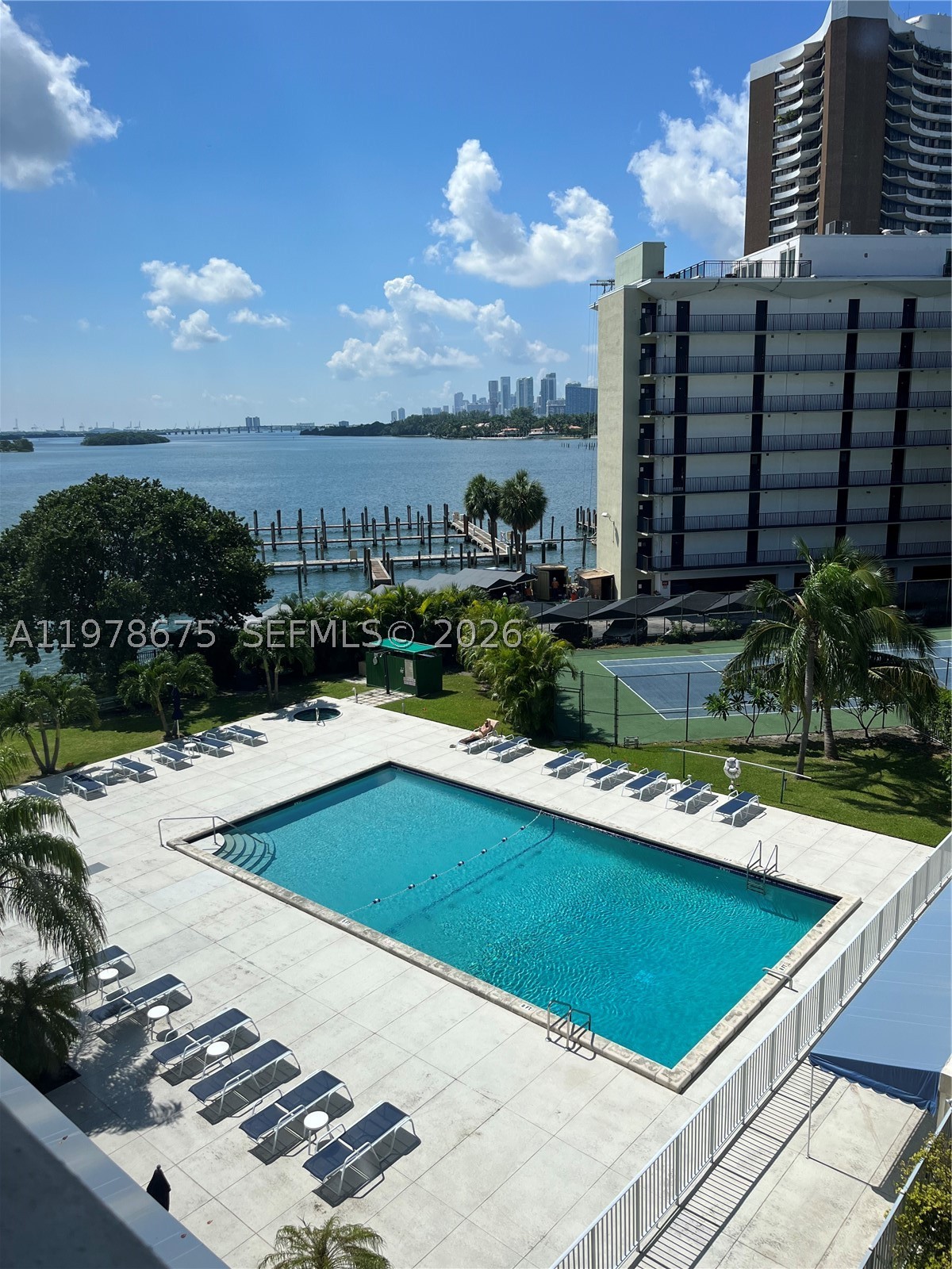 CLIPPER CONDO NO 1 - Residential
