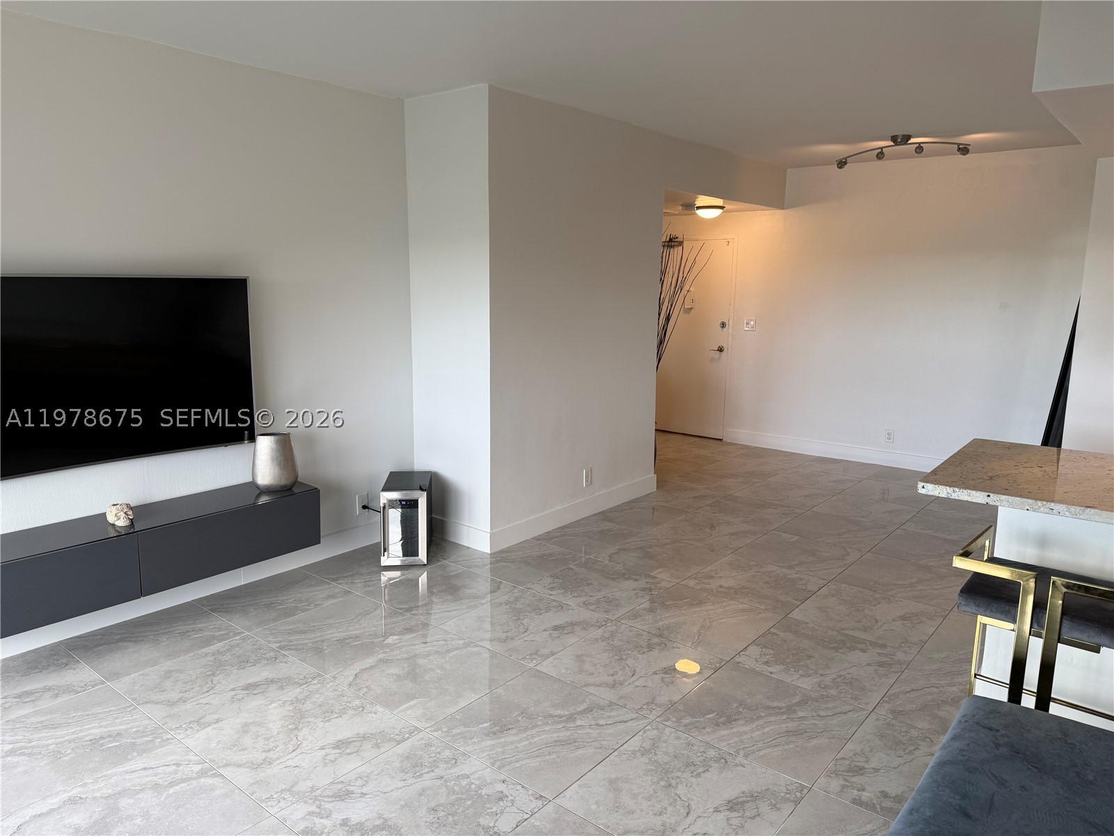 CLIPPER CONDO NO 1 - Residential
