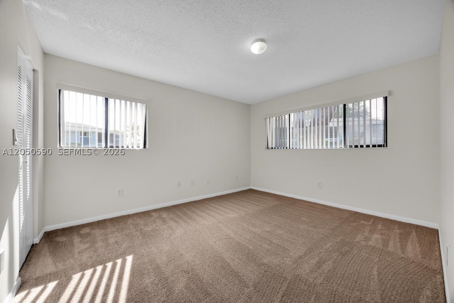 LAKEVIEW AT HAMMOCKS COND - Residential