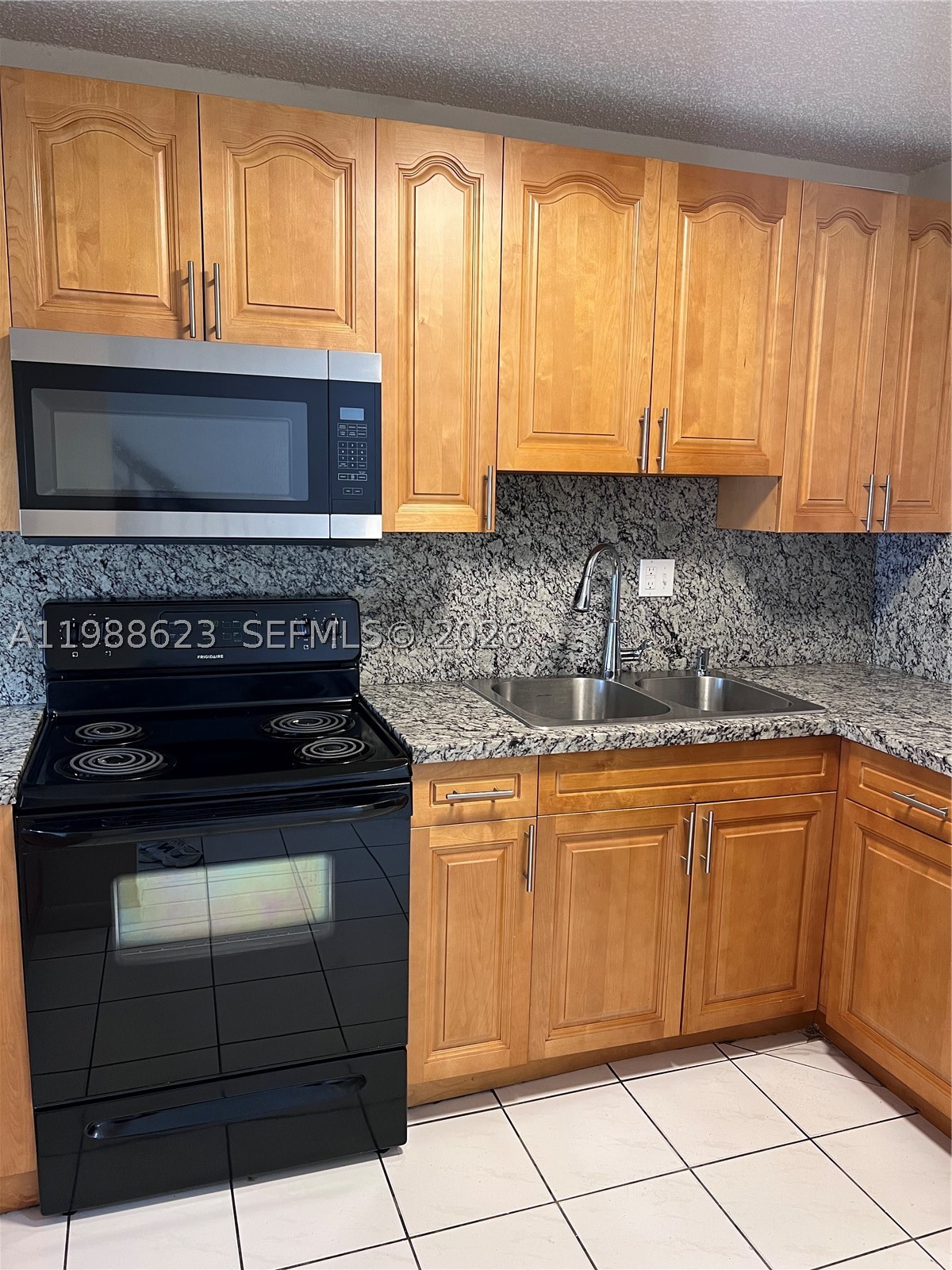 TERRAZAS DEL SOL CONDO - Residential