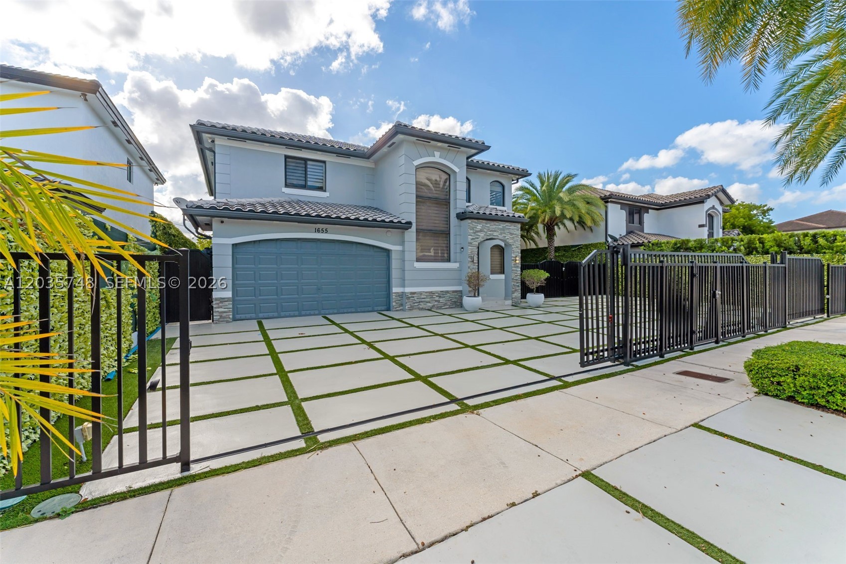 WEST WINDS HOMES - Residential