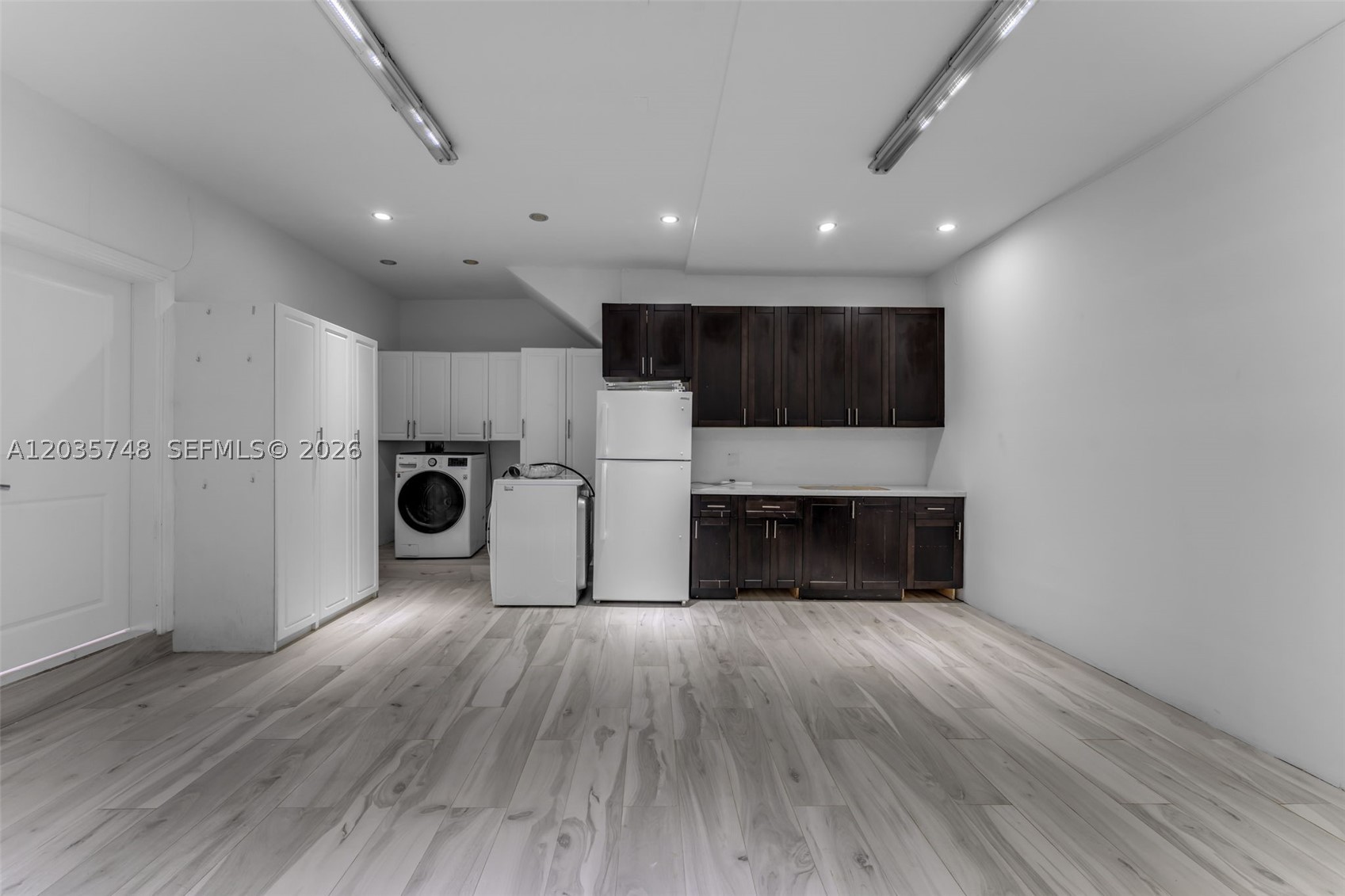 WEST WINDS HOMES - Residential