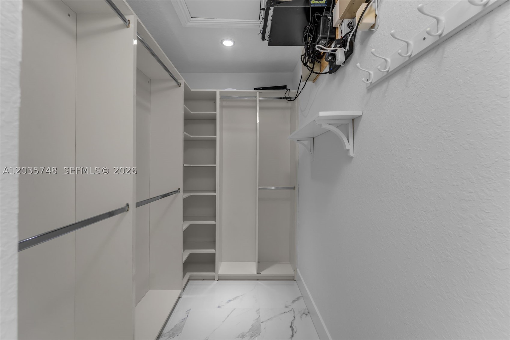WEST WINDS HOMES - Residential