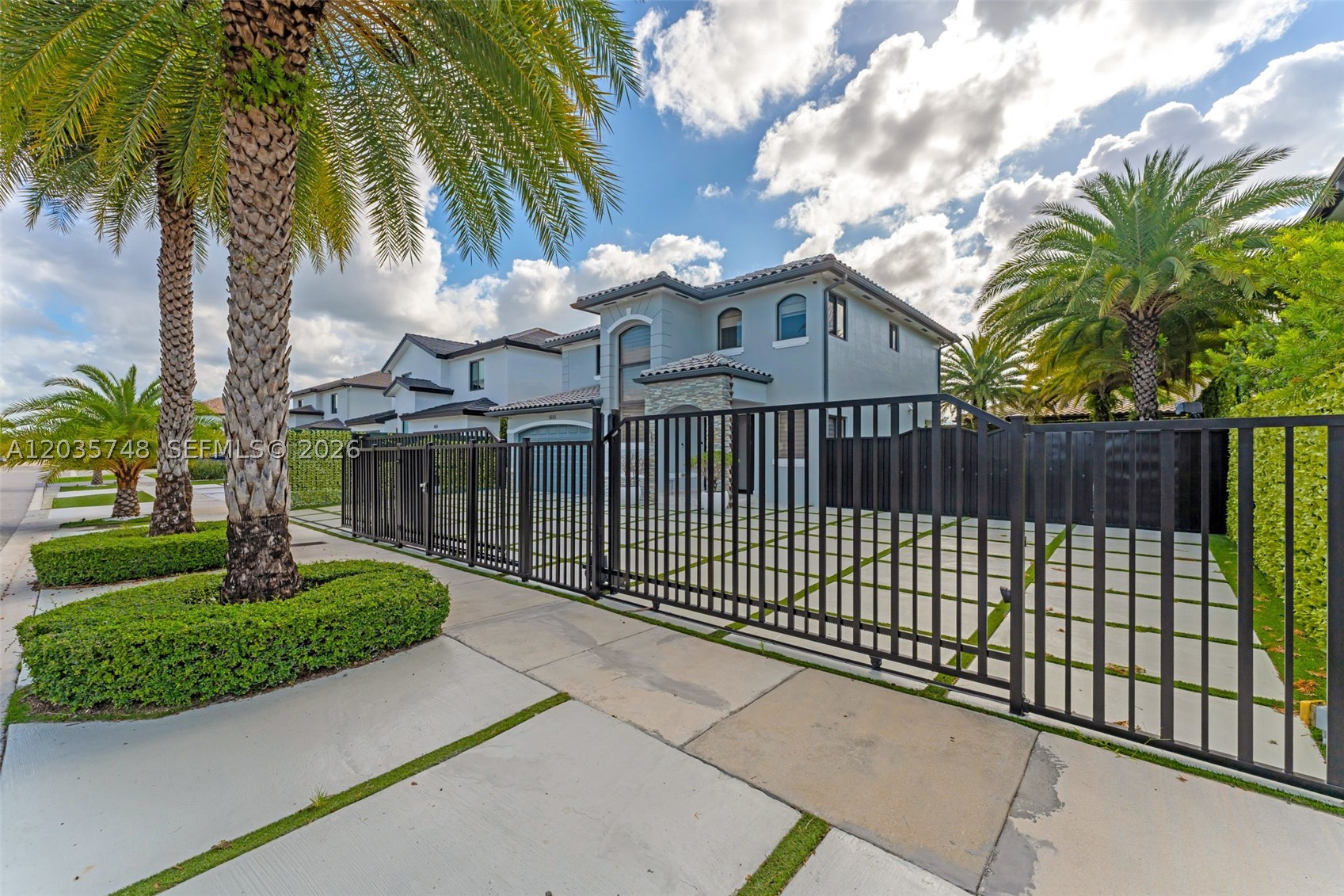 WEST WINDS HOMES - Residential
