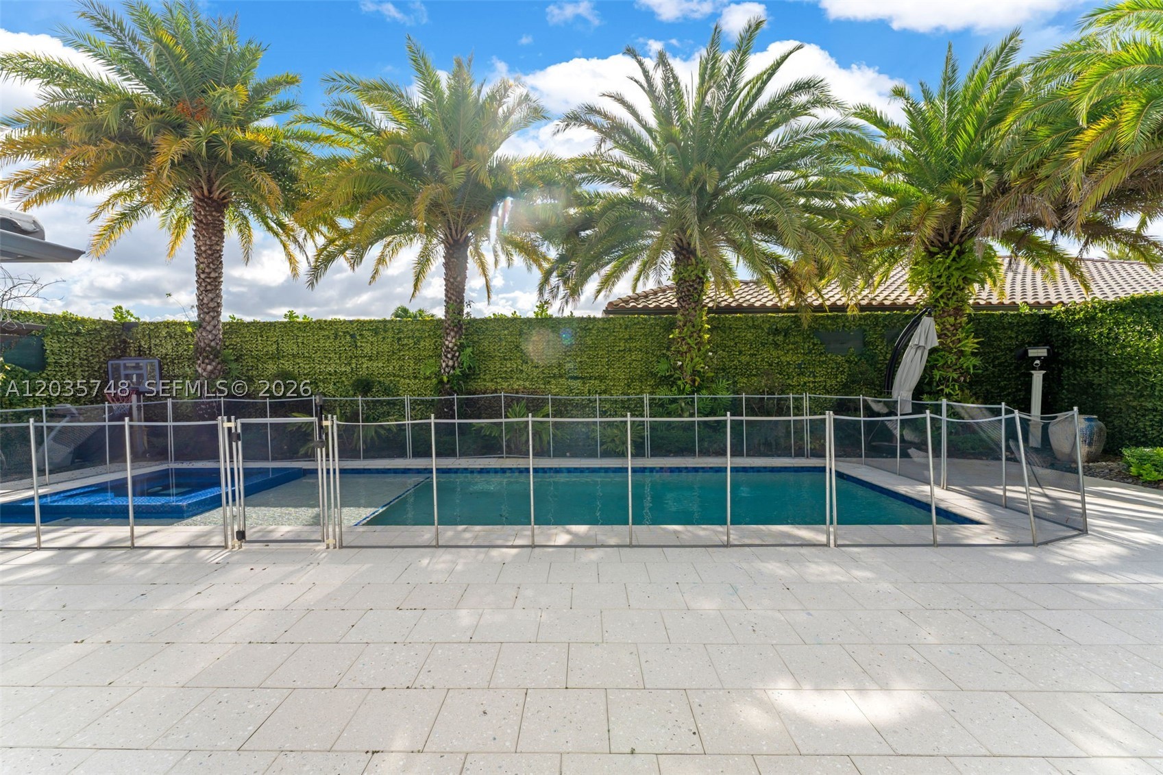 WEST WINDS HOMES - Residential