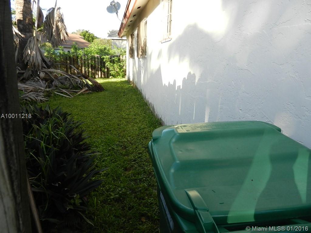 Biscayne Villa Homes Sec - Residential