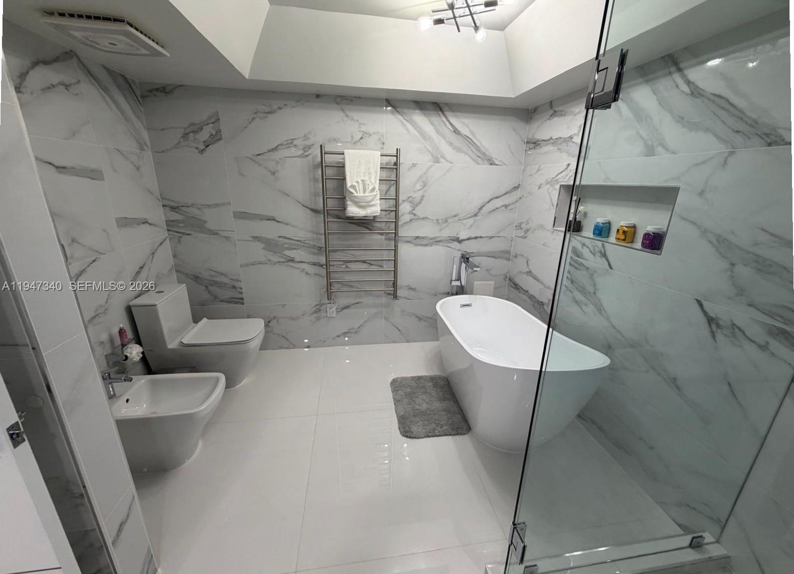 LEXCELLENCE CONDO - Residential