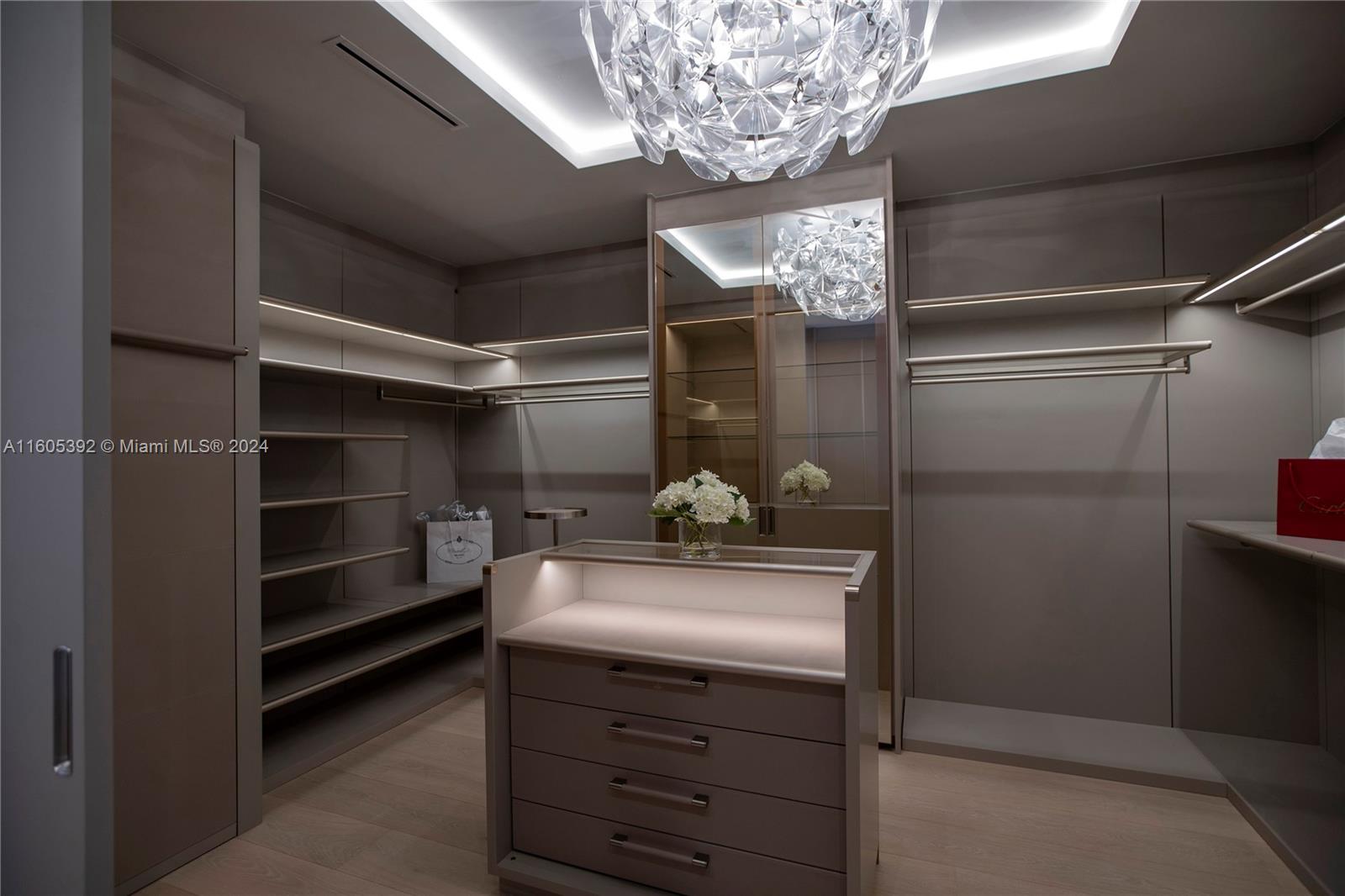 Turnberry Ocean Club - Residential