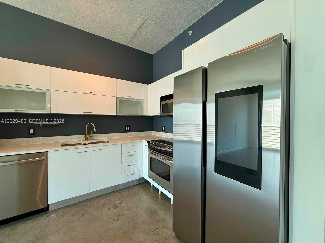 THE LOFT DOWNTOWN II COND - Residential Lease