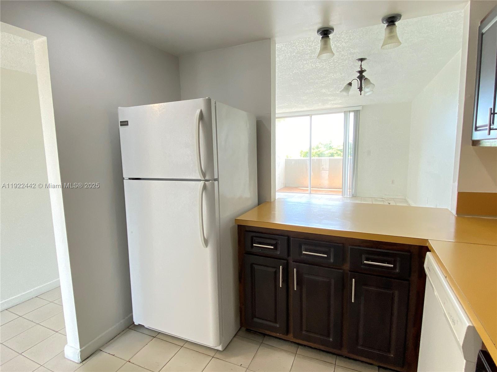 SAMARI LAKE EAST CONDO - Residential Lease