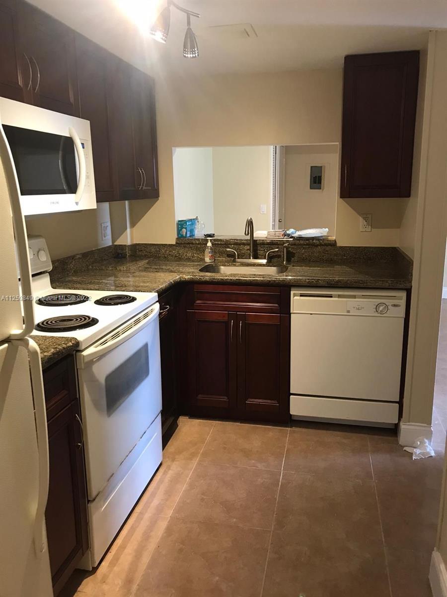 LAKES OF JACARANDA BLDG 1 - Residential Lease