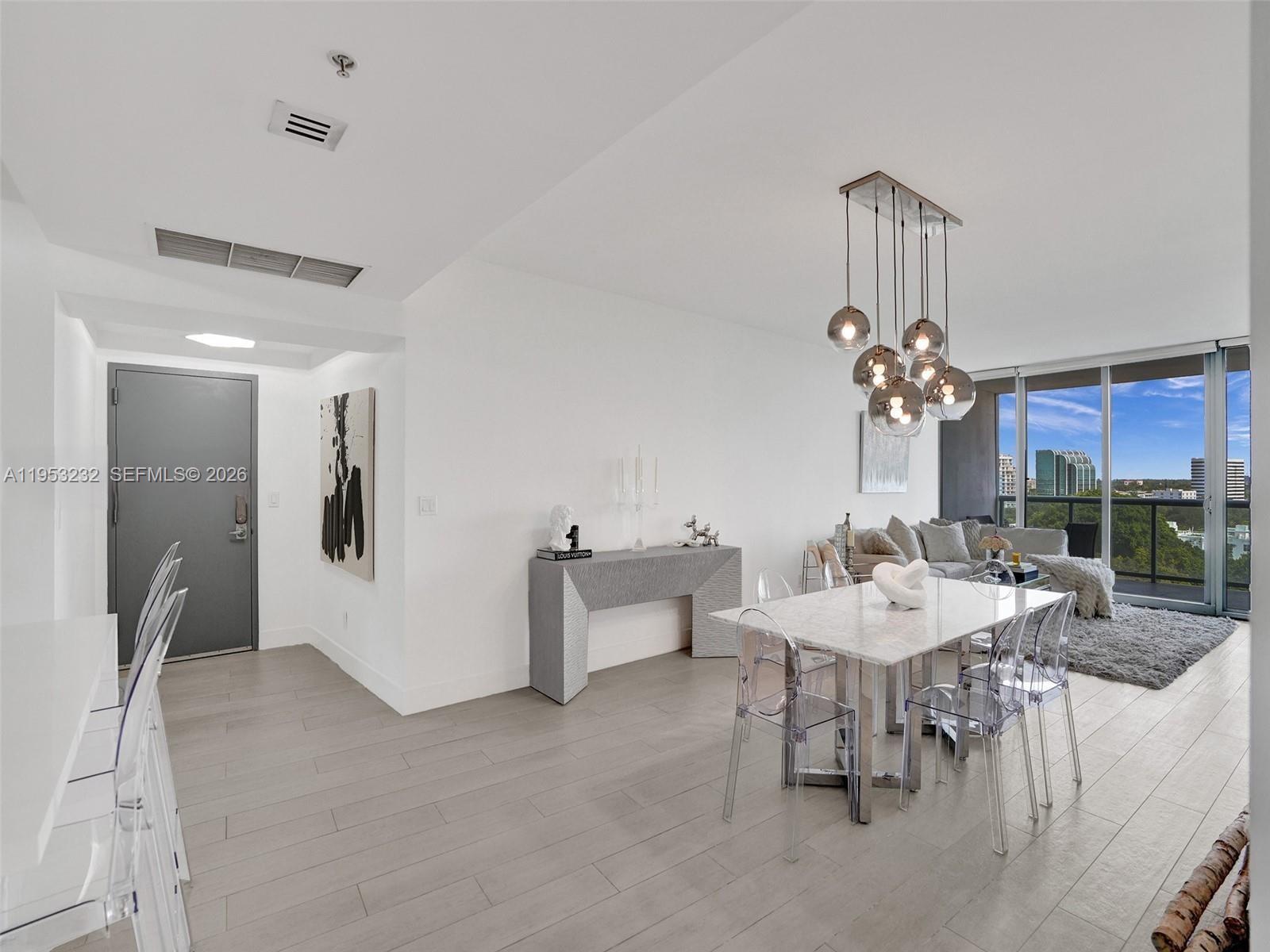 BLUE CONDO - Residential
