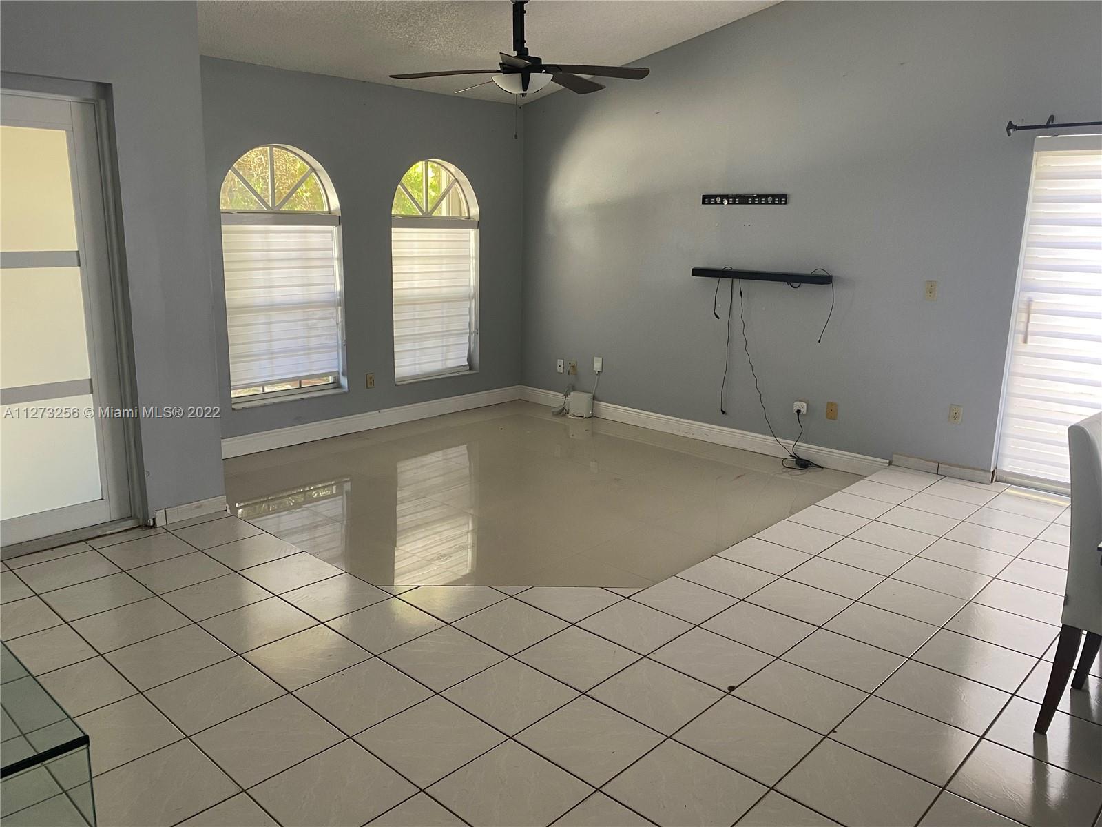 CALIFORNIA HILLS - Residential Lease